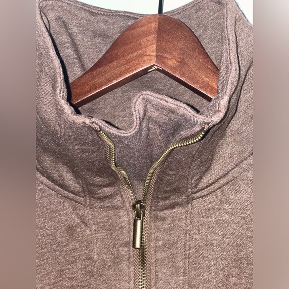 Old Navy Women's 1/4 Zip Cowl Neck
Pullover w. pockets - Picture 2 of 14